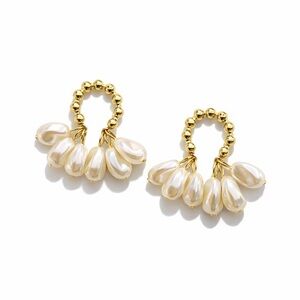 ⚜️ Elegant Gold and Cream Beaded Earrings